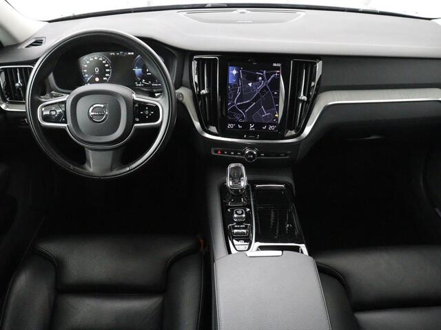 Volvo V60 2.0 T6 Recharge AWD Inscription | Trekhaak | SOH 81% | Stoelverwarming | Harman/Kardon | Leder | Camera | Adaptive cruise | Carplay | Keyless | Memory | Navigatie | Full LED | Stuurverwarming | PHEV | Plug in