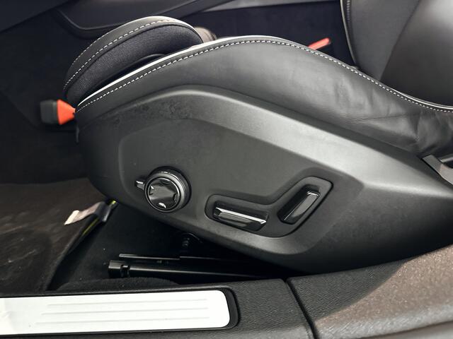 Volvo V60 T8 Plug-in hybrid AWD Plus Dark | SOH 100% | Panoramadak | 360° camera | Head-up display | Harman Kardon | Stoel- en stuurverwarming | Trekhaak