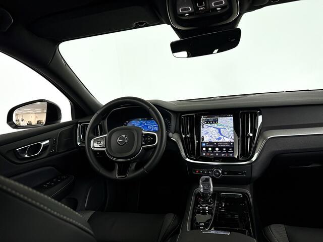 Volvo V60 T8 Plug-in hybrid AWD Plus Dark | SOH 100% | Panoramadak | 360° camera | Head-up display | Harman Kardon | Stoel- en stuurverwarming | Trekhaak