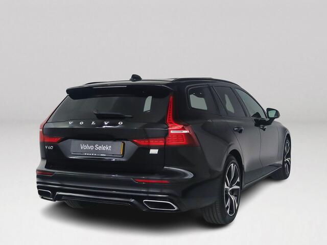 Volvo V60 T6 Plug-in hybrid AWD Plus Dark | Panoramadak | Parkeercamera | Stoel- en stuurverwarming | Trekhaak