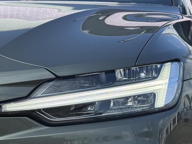 Volvo V60 2.0 T8 Plug-in hybrid AWD Ultra Dark | SOH:100% | Trekhaak | Schuif/kantel Panoramadak | Harman/Kardon | HUD | Power Seats | Memory | Extra getint glas | 360° Camera | Stoel/stuur verwarming |