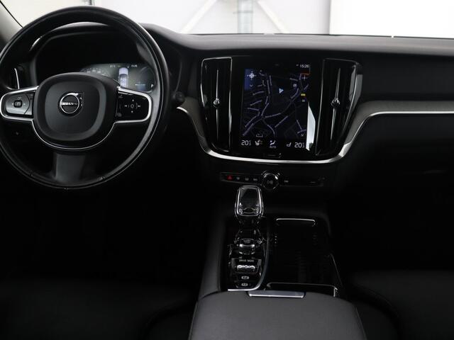Volvo V60 2.0 T8 Recharge AWD Inscription | SOH 82% | Trekhaak | 360 camera | Leder | Stuur/stoelverwarming | Memory | Adaptive cruise | Full LED |