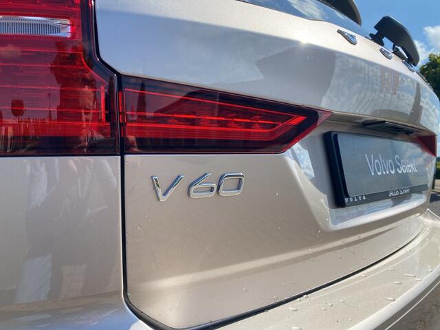 Volvo V60 2.0 T8 Plug-in hybrid AWD Plus Dark / Trekhaak / 360 camera / Harman/Kardon / Panoramadak /
