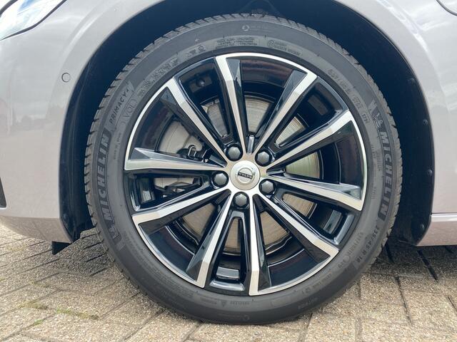 Volvo V60 2.0 T8 Plug-in hybrid AWD Plus Dark / Trekhaak / 360 camera / Harman/Kardon / Panoramadak /