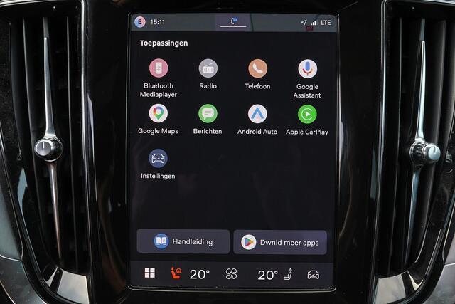 Volvo V60 T6 Recharge AWD Essential - IntelliSafe Assist - Parkeercamera achter - Verwarmde voorstoelen, stuur & achterbank - Parkeersensoren voor & achter - Extra getint glas - 18' LMV