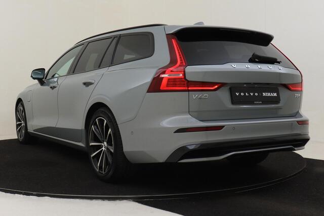 Volvo V60 T8 PLUG-IN HYBRID AWD PLUS DARK -PANO.DAK|HARMAN/KARDON|360°CAM|HEAD-UP DISP.|PRIVACY.GLAS|TREKHAAK|18"|SoH:100%