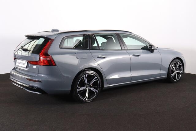 Volvo V60 T6 Recharge AWD Ultimate Dark - IntelliSafe Assist & Surround - 360º Camera - Adaptieve LED koplampen - Verwarmde voorstoelen, stuur & achterbank - Parkeersensoren voor & achter - Elektr. bedienb. voorstoelen met geheugen - Inklapbare trekhaak - 19' LMV