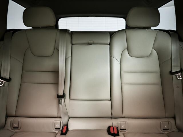 Volvo V60 2.0 B3 Momentum Business | Trekhaak | Panoramadak | Leder | Stoelverwarming |