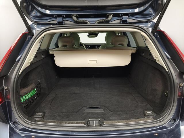 Volvo V60 2.0 B3 Momentum Business | Trekhaak | Panoramadak | Leder | Stoelverwarming |