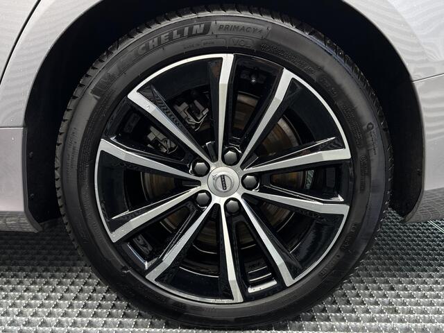 Volvo V60 2.0 T8 Plug-in hybrid AWD Plus Dark PHEV, Automaat, Panoramadak, Head-up display, 360 graden parkeercamera, Trekhaak semi elektrisch wegklapbaar, Park assist voor- en achter, Extra getinte ramen vanaf B-stijl