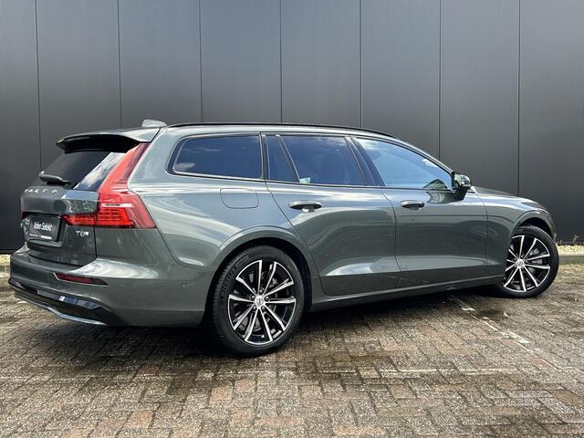 Volvo V60 2.0 T8 Plug-in hybrid AWD Plus Dark /head up display/ 360 camera /Panorama dak / trekhaak/ Harman & Kardon / Memory /