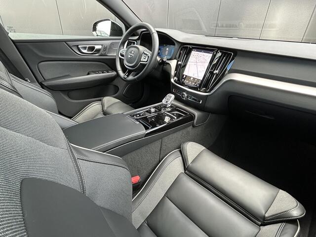 Volvo V60 2.0 T8 Plug-in hybrid AWD Plus Dark /head up display/ 360 camera /Panorama dak / trekhaak/ Harman & Kardon / Memory /