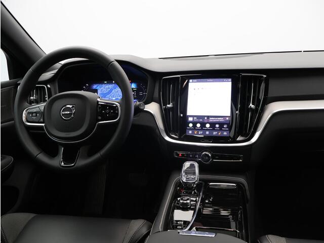 Volvo V60 2.0 T8 Plug-in hybrid AWD Plus Dark / Trekhaak / 360 Camera / Panoramadak / Head-Up Display / Harman Kardon / Elektrische Stoelen / Stoel+Stuurverwarming / BLIS /