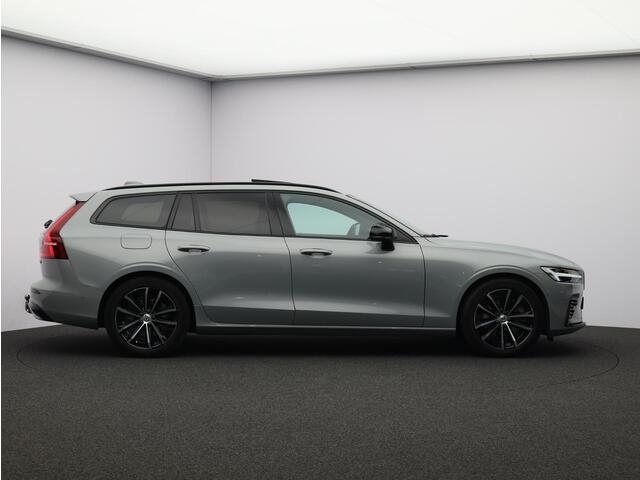 Volvo V60 2.0 T8 Plug-in hybrid AWD Plus Dark / Trekhaak / 360 Camera / Panoramadak / Head-Up Display / Harman Kardon / Elektrische Stoelen / Stoel+Stuurverwarming / BLIS /