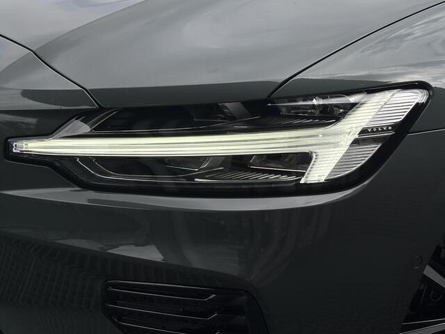 Volvo V60 2.0 T8 Plug-in hybrid AWD Plus Dark PHEV, Automaat, Panoramadak, Trekhaak semi elektrisch wegklapbaar, Head-up display, 360 graden parkeercamera,