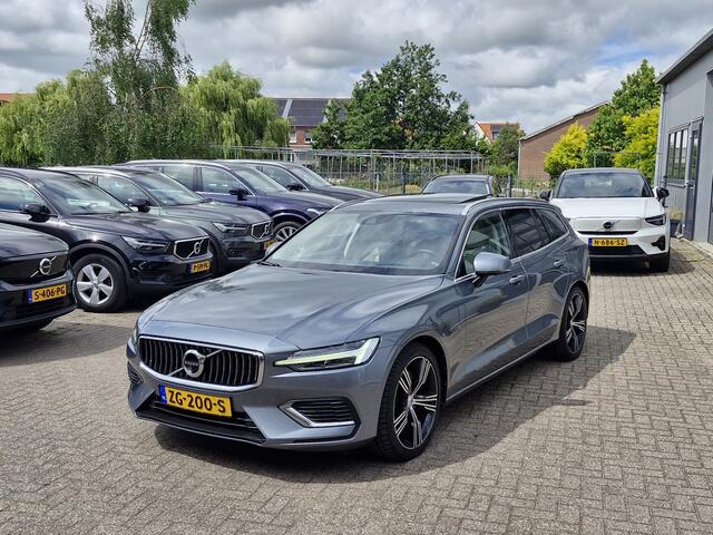 Volvo V60 T8 Twin AWD| Full options! | 360 | audio line | Luxury Line (airco separaat achter, elektrisch glazen panorama-dak, head-up display) en Inscription Plus Line (elektrisch verstelbare stoel(en) met geheugen, luxe lederen bekleding, stoel v