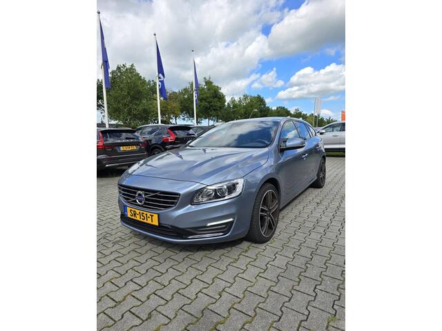 Volvo V60 1.5 T3 Polar+ Dynamic Dealer onderhouden | Cruise control | Verwarmde stoelen voor | Standkachel | Trekhaak