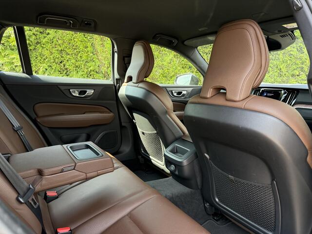 Volvo V60 B3 Inscription | Trekhaak | Pano dak | BLIS | Keyless | Elektrische stoelen | Ledere bekleding |