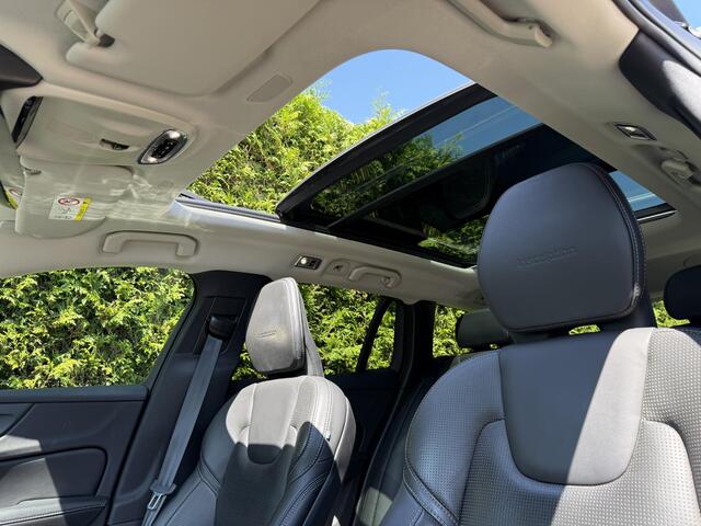 Volvo V60 T8 Twin Engine AWD Inscription | 360 camera | Pano dak | Trekhaak | Bliss | Keyless | Elektrische stoelen | Head up display | Harman kardon audio |