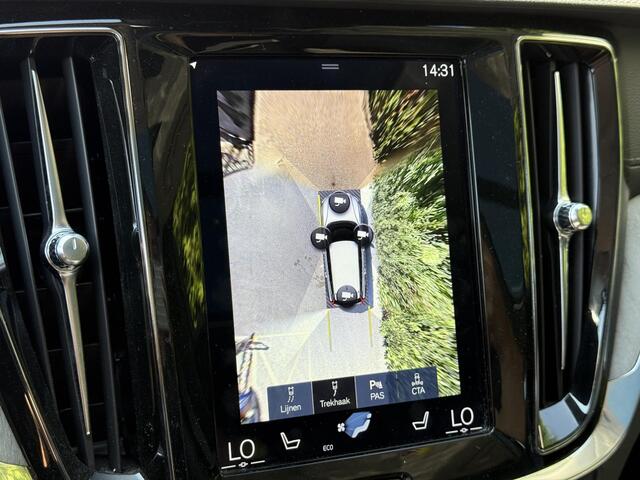 Volvo V60 T8 Twin Engine AWD Inscription | 360 camera | Pano dak | Trekhaak | Bliss | Keyless | Elektrische stoelen | Head up display | Harman kardon audio |