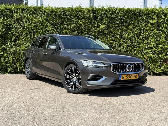 Volvo V60 T8 Twin Engine AWD Inscription | 360 camera | Pano dak | Trekhaak | Bliss | Keyless | Elektrische stoelen | Head up display | Harman kardon audio |