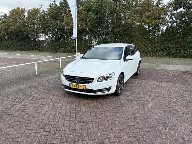 Volvo V60 1.5 T3 Polar+ Dynamic TREKHAAK STOELVERWARMING ZWARTE HEMEL