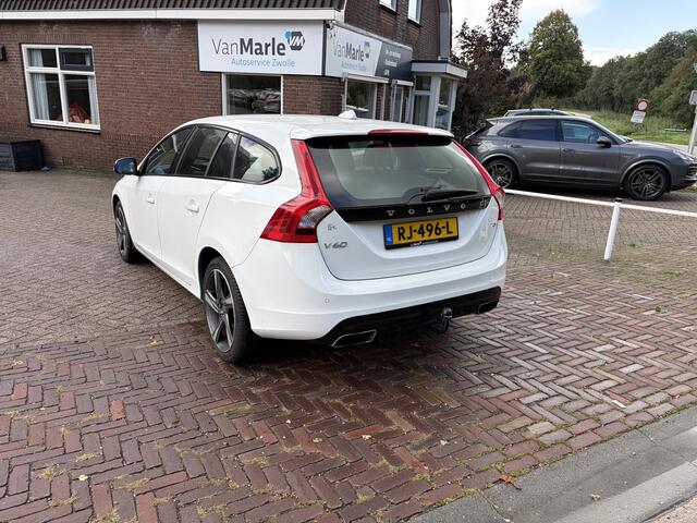 Volvo V60 1.5 T3 Polar+ Dynamic TREKHAAK STOELVERWARMING ZWARTE HEMEL