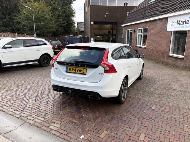 Volvo V60 1.5 T3 Polar+ Dynamic TREKHAAK STOELVERWARMING ZWARTE HEMEL