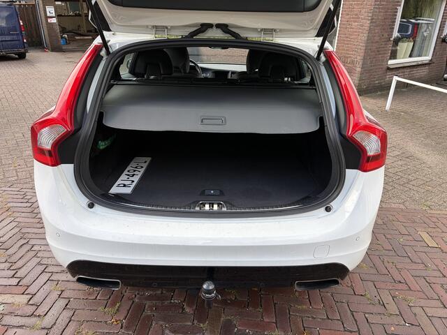 Volvo V60 1.5 T3 Polar+ Dynamic TREKHAAK STOELVERWARMING ZWARTE HEMEL