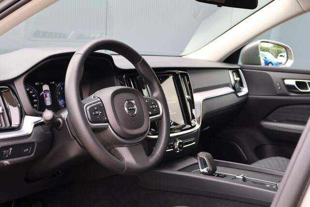 Volvo V60 2.0 B3 Momentum Advantage | Camera | Stoelverwarming | Apple Carplay / Android Auto