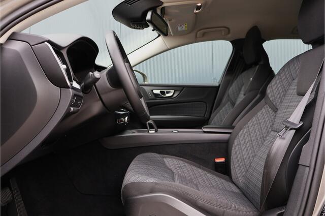 Volvo V60 2.0 B3 Momentum Advantage | Camera | Stoelverwarming | Apple Carplay / Android Auto