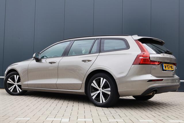 Volvo V60 2.0 B3 Momentum Advantage | Camera | Stoelverwarming | Apple Carplay / Android Auto