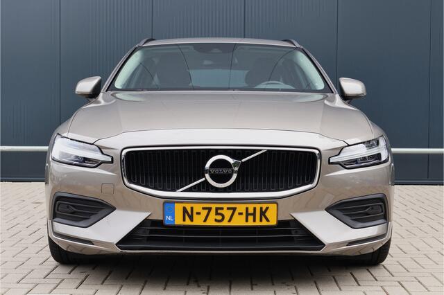 Volvo V60 2.0 B3 Momentum Advantage | Camera | Stoelverwarming | Apple Carplay / Android Auto