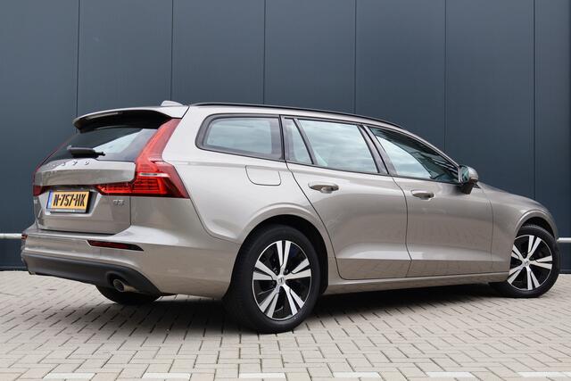 Volvo V60 2.0 B3 Momentum Advantage | Camera | Stoelverwarming | Apple Carplay / Android Auto