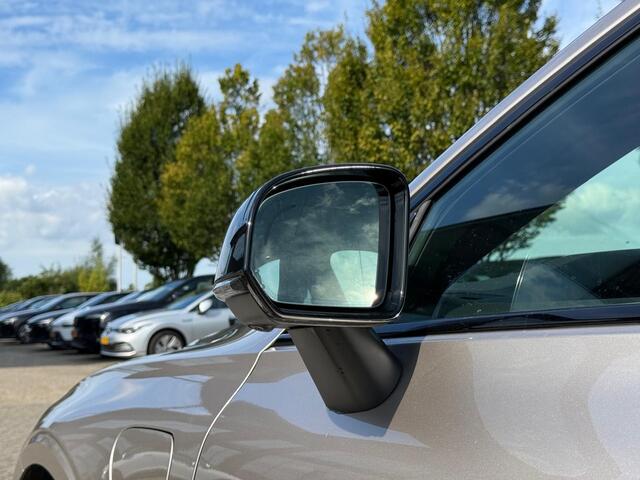 Volvo V60 T8 Plug-in hybrid AWD Plus Dark | Panoramadak | Trekhaak | T8 Performance Edition | 60 Graden Camera | Harman / Kardon |