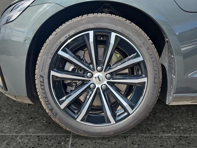 Volvo V60 2.0 T8 Plug-in hybrid AWD Plus Dark | Head-up Display | Trekhaak | 360 Camera | Panoramadak |
