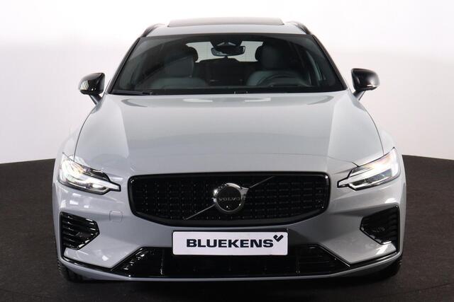 Volvo V60 T6 Recharge AWD Plus Dark - Panorama/schuifdak - IntelliSafe Assist & Surround - 360º Camera - Harman/Kardon audio - Verwarmde voorstoelen, stuur & achterbank - Parkeersensoren voor & achter - Elektr. bedienb. voorstoelen met geheugen - Head up display - Extra getint glas - 19' LMV