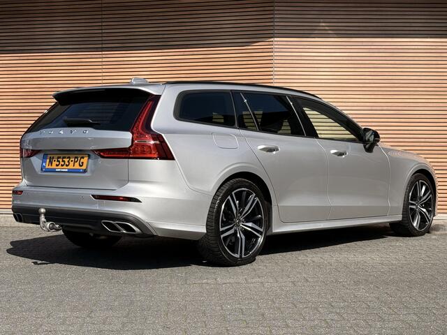 Volvo V60 2.0 B3 Momentum Advantage Sportstoelen / Trekhaak / Camera / Dealer Onderhouden