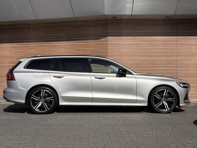 Volvo V60 2.0 B3 Momentum Advantage Sportstoelen / Trekhaak / Camera / Dealer Onderhouden
