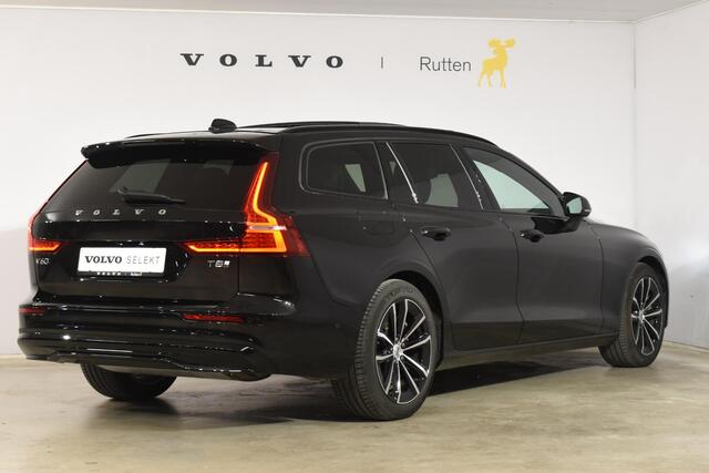 Volvo V60 T8 455PK Plug-in hybrid AWD Plus Dark / 360 Camera / Harman Kardon / Head-up display / Panorama schuifdak / Stoel- en stuurverwarming / Trekhaak / Elektrische stoelen met geheugen