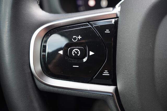 Volvo V60 2.0 T8 Plug-in hybrid AWD Plus Bright - TREKHAAK - LEDER - FULL LED - CAMERA -
