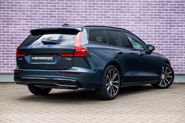 Volvo V60 2.0 T6 Plug-in hybrid AWD Plus Dark | SOH:100% | | Achteruitrijcamera | Parkeersensoren | Elektrisch Verstelbare Voorstoelen | Stoelverwarming voor en achter | Harman Kardon Audio | Keyless Entry | Elektrische Achterklep | Navigatie Google Maps | Apple Carplay | Android Auto |