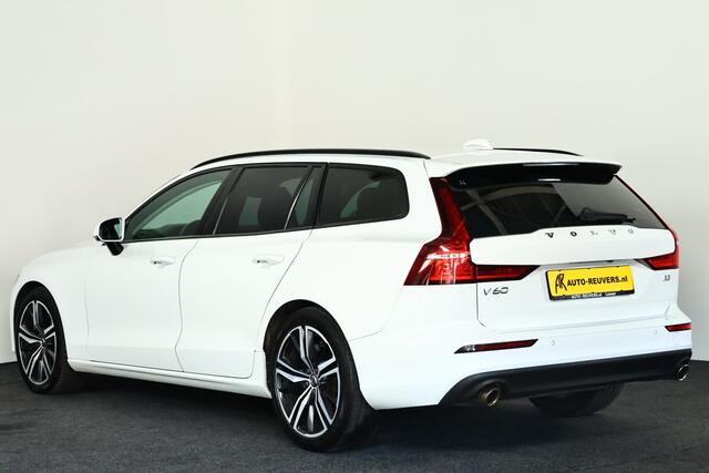 Volvo V60 2.0 B3 Momentum Advantage / Pilot assist / CarPlay / Trekhaak / Camera