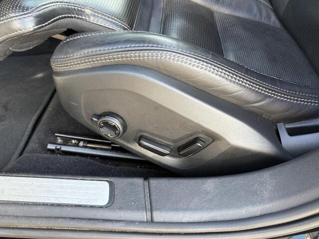 Volvo V60 2.0 T5 Inscription VAN: € 26.900- VOOR: € 24.877,- UW HERFSTVOORDEEL: € 2.023,-| VOLVO DEALER ONDERHOUDEN | FULL OPTIONS| BOWERS & WILKINS| ELEK. TREKHAAK| PANO| STOELVENTILATIE| HUD| ACHTERBANK VERWARMD| ORIG. NL NAP|