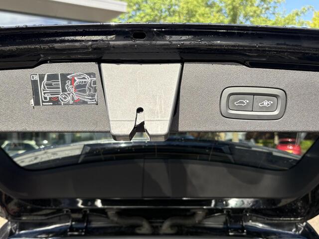 Volvo V60 2.0 T5 Inscription VAN: € 26.900- VOOR: € 24.877,- UW HERFSTVOORDEEL: € 2.023,-| VOLVO DEALER ONDERHOUDEN | FULL OPTIONS| BOWERS & WILKINS| ELEK. TREKHAAK| PANO| STOELVENTILATIE| HUD| ACHTERBANK VERWARMD| ORIG. NL NAP|