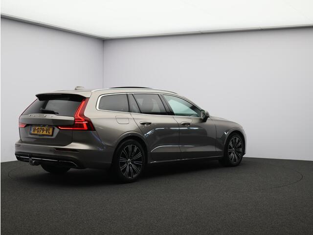Volvo V60 2.0 T4 Inscription / Trekhaak / Panoramadak / 360 Camera / Head-up Display / Stoelverwarming / Lederen Bekleding / BLIS /