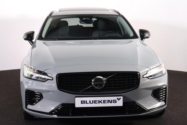 Volvo V60 T6 Recharge AWD Plus Dark - Panorama/schuifdak - IntelliSafe Assist & Surround - 360º Camera - Harman/Kardon audio - Verwarmde voorstoelen, stuur & achterbank - Parkeersensoren voor & achter - Elektr. bedienb. voorstoelen met geheugen - Head up display - Extra getint glas - 19' LMV