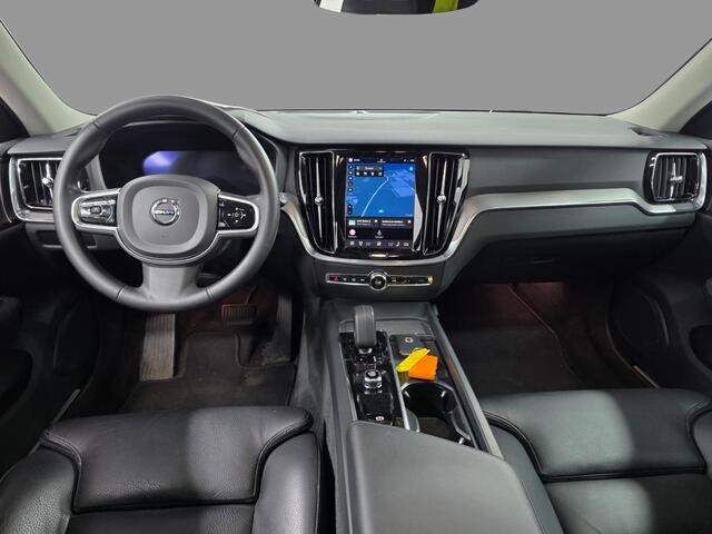 Volvo V60 2.0 B4 Plus Dark | Harman/Kardon | Schuif/Kantel Panoramadak | Memory | Power Seats | Stoel/Stuur verwarming | Extra Getint Glas | Adaptive Cruise | BLIS | Camera | Google Infotainment |