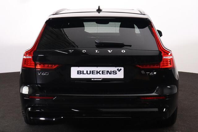 Volvo V60 T6 Recharge AWD Plus Dark - Panorama/schuifdak - IntelliSafe Assist & Surround - 360º Camera - Harman/Kardon audio - Verwarmde voorstoelen, stuur & achterbank - Parkeersensoren voor & achter - Elektr. bedienb. voorstoelen met geheugen - Head up display - Extra getint glas - 19' LMV