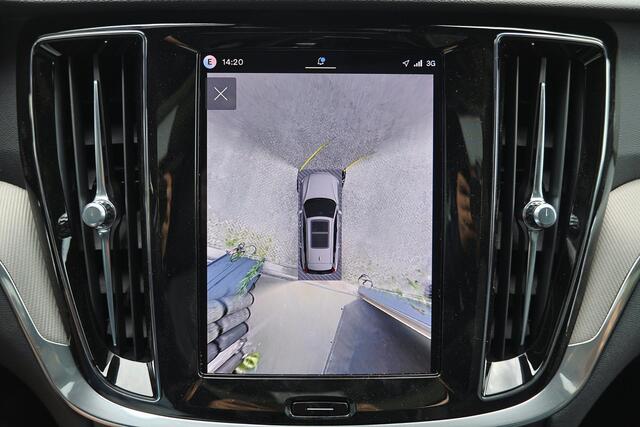 Volvo V60 T6 Recharge AWD Plus Dark - Panorama/schuifdak - IntelliSafe Assist & Surround - 360º Camera - Harman/Kardon audio - Verwarmde voorstoelen, stuur & achterbank - Parkeersensoren voor & achter - Elektr. bedienb. voorstoelen met geheugen - Head up display - Extra getint glas - 19' LMV